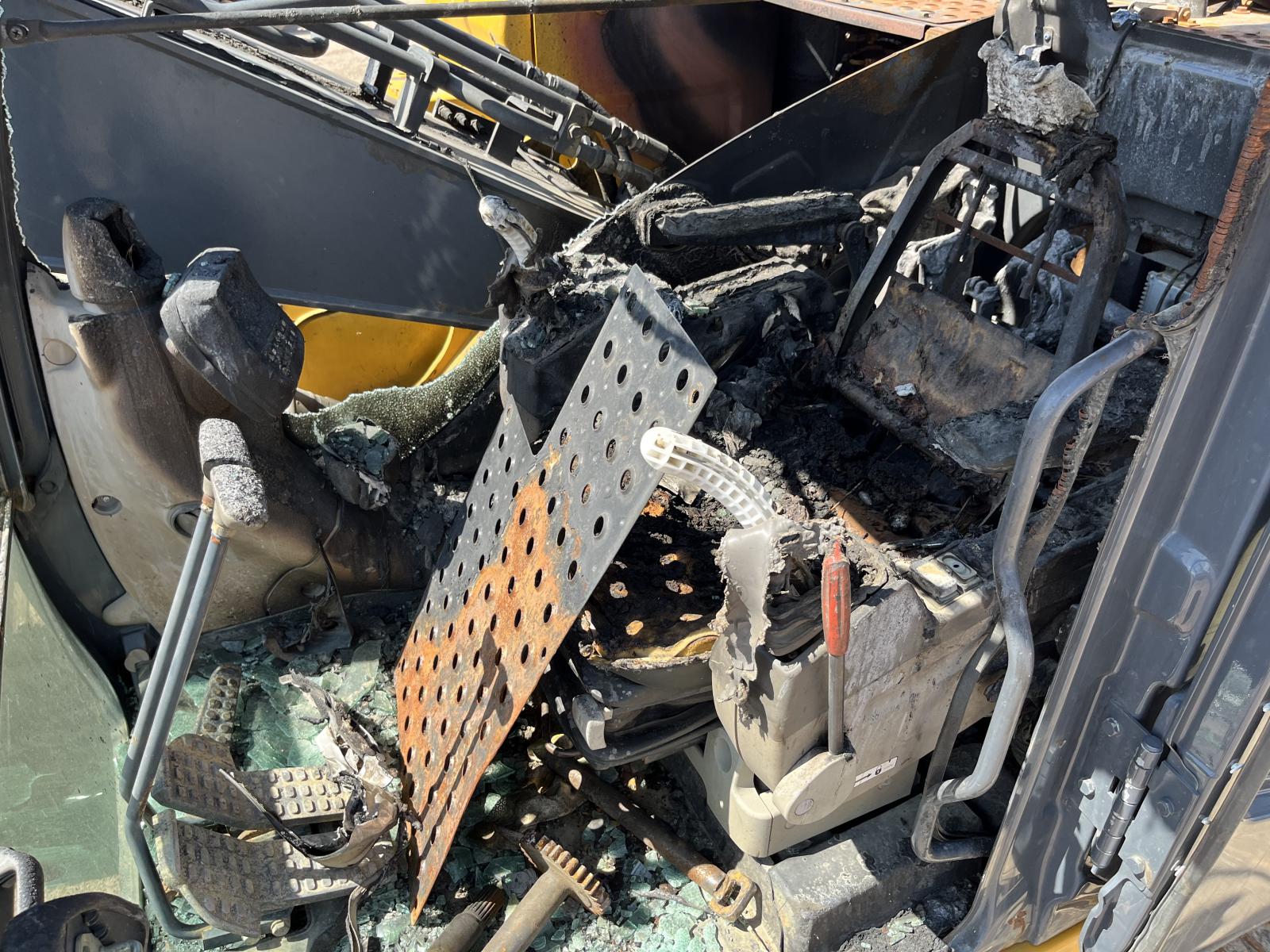 ./imagenes/INVOICE/2019/18272/JOHN DEERE 160D (3).JPG